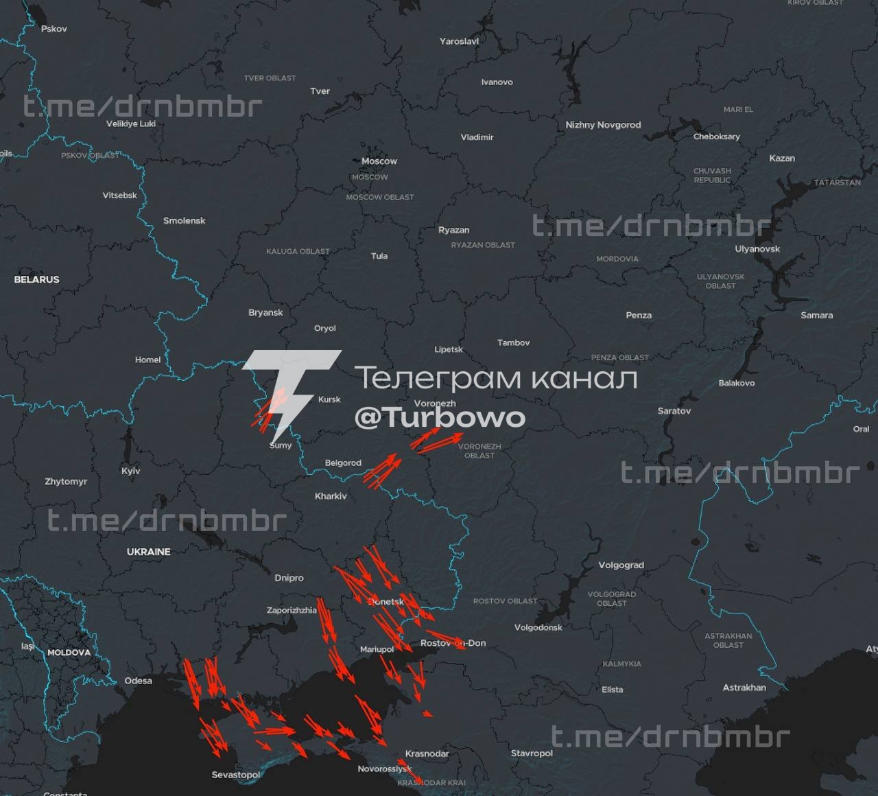 Ударні дрони масово летять бомбити Крим — окупанти вже перекрили рух мостом