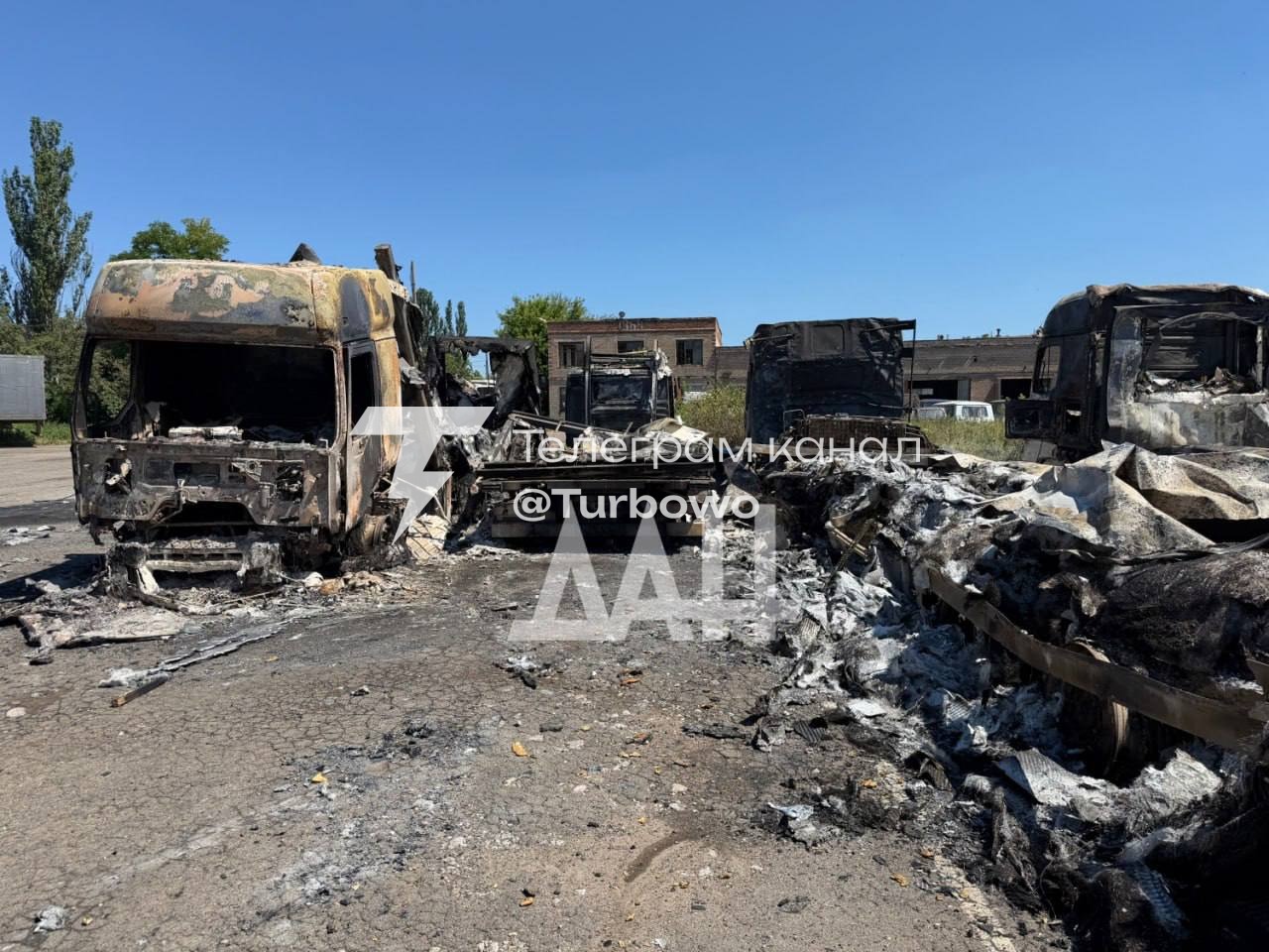 Атаковано окуповану трасу Донецьк: Старобешеве Горять…