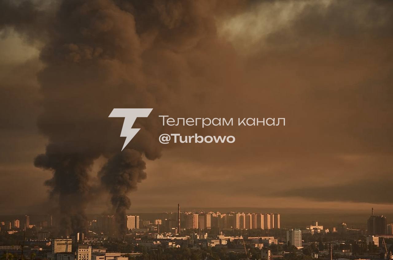 Київ у руїнах, диму та скорботі за загиблими