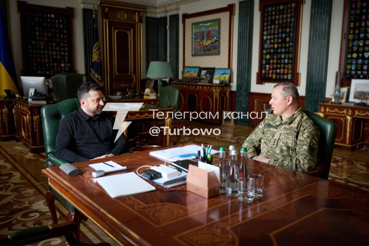 Зеленський зустрівся з командиром полку безпілотних систем Олегом Ляшком