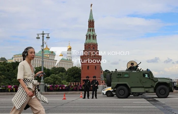 У Росії через сайт вакансій почали набирати операторів дронів для захисту Москви…