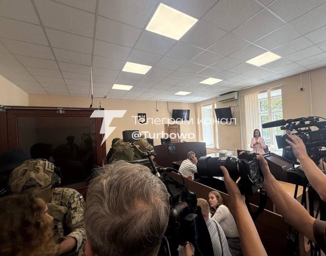 У Печерському суді Києва розпочинається засідання з обрання запобіжних заходів…