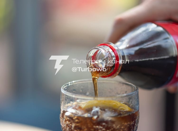63-річна пацієнтка зі США вилікувала біль у шлунку за допомогою Coca-Cola У жінки…