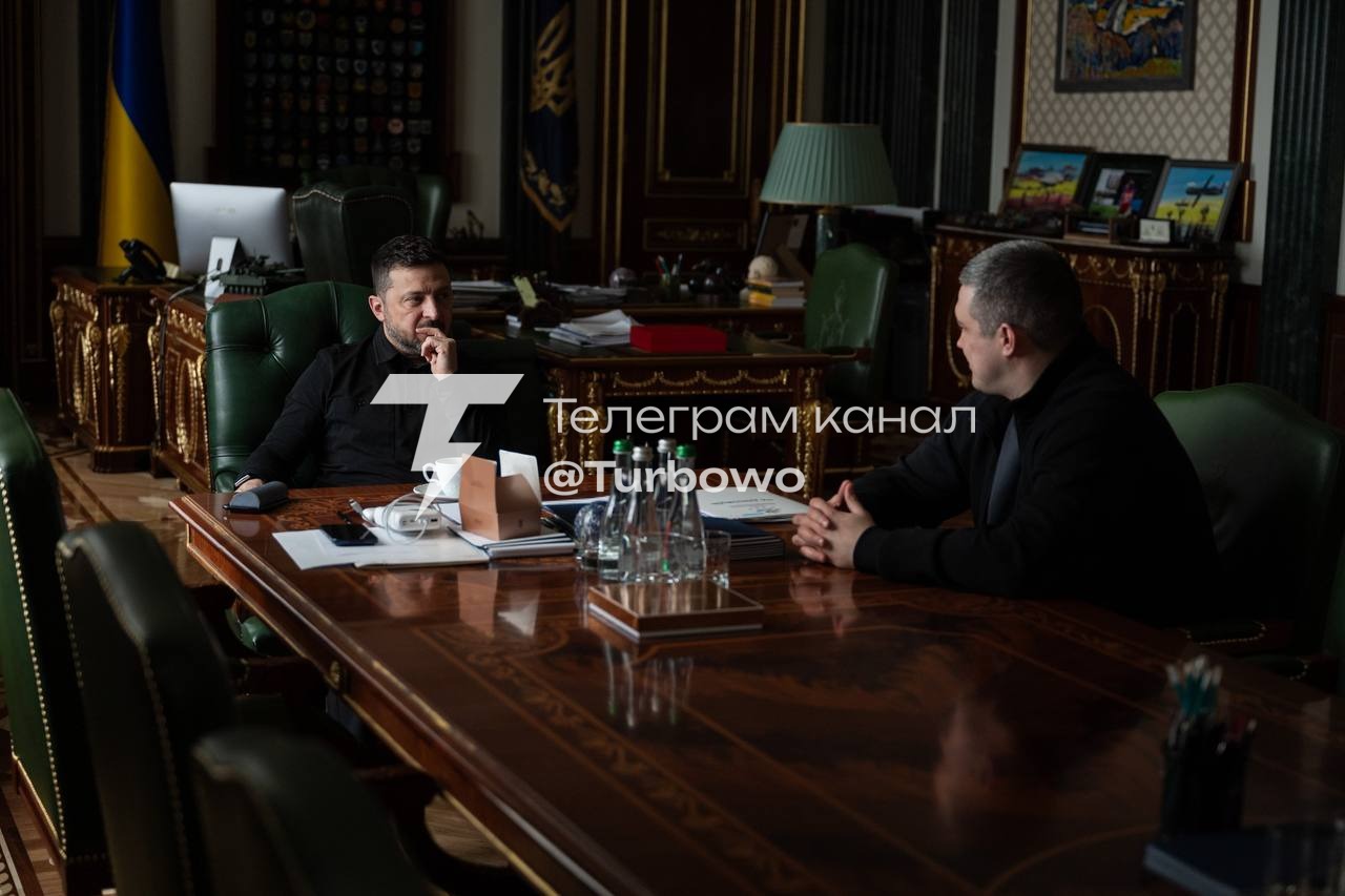 Зеленський зустрівся з міністром оборони Федоровим Під час зустрічі обговорили…
