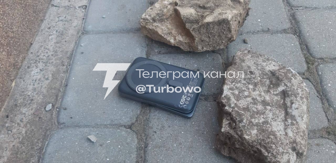 Окупанти почали маскувати вибухівку під портативні зарядні пристрої: небезпечну річ…