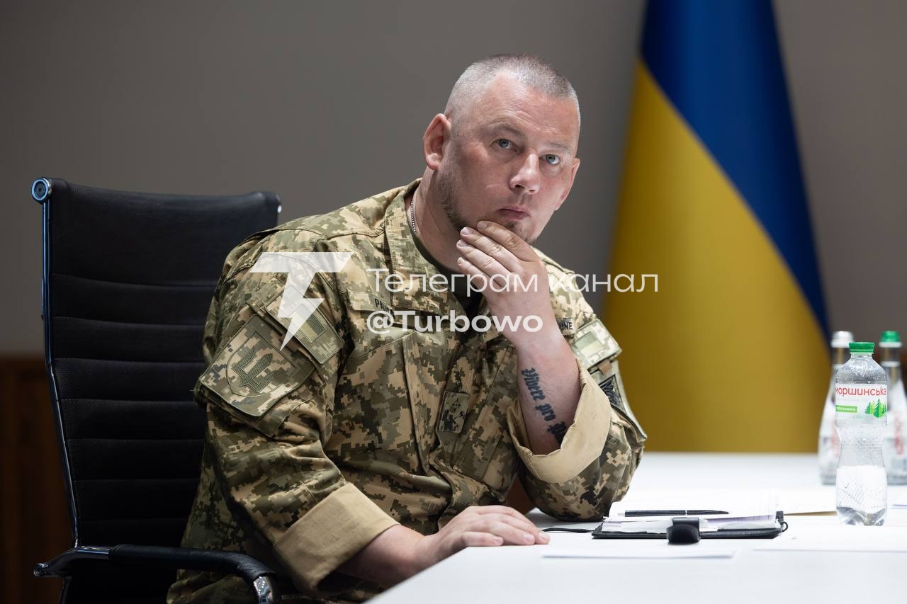 Зеленський продовжує діалог з командирами корпусів на фронті Обговорено постачання…