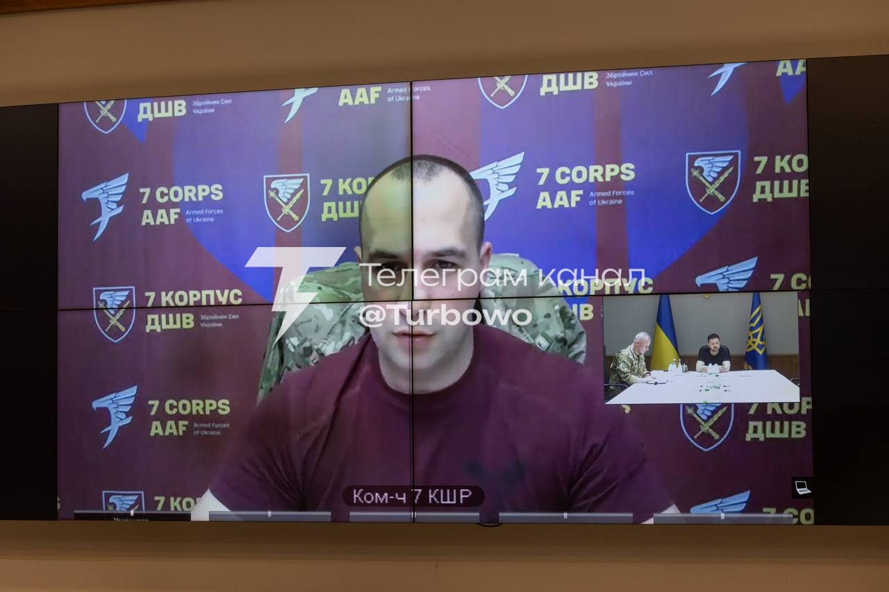 Зеленський продовжує спілкування з командирами корпусів