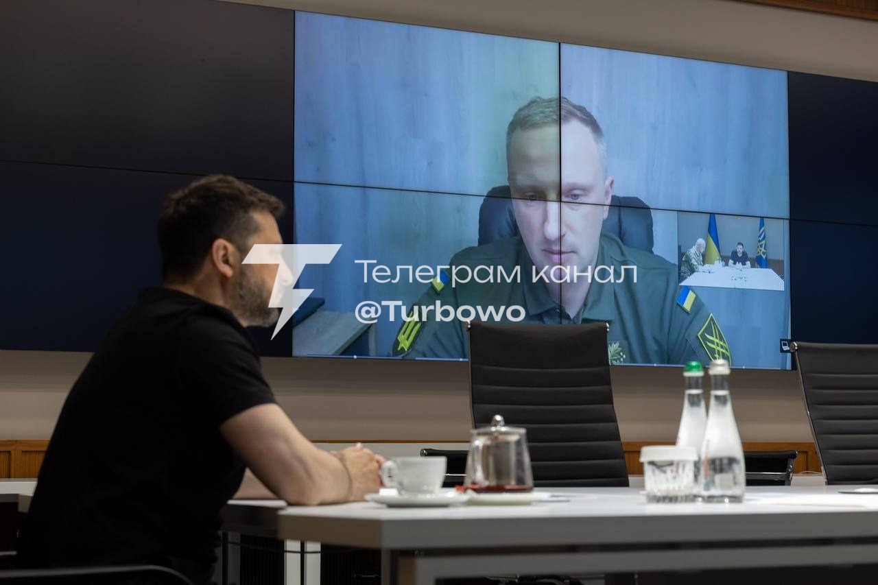 Зеленський продовжує спілкування з командирами корпусів