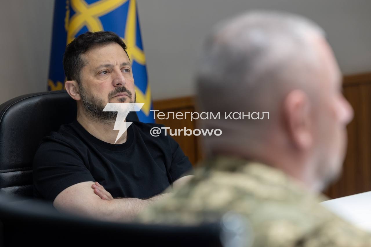 Зеленський продовжує спілкування з командирами корпусів