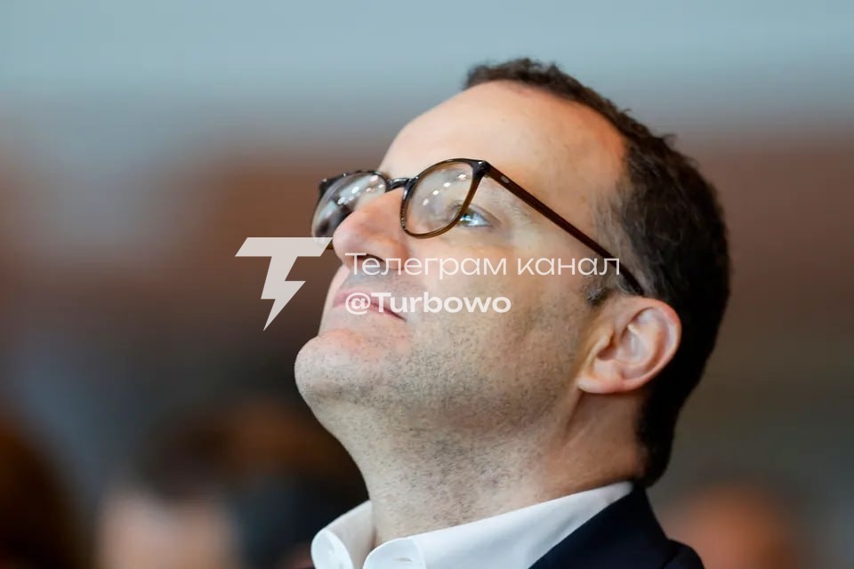 Політичний скандал у Німеччині Лідер блоку Мерца Єнс Шпан йде у відставку з посади…