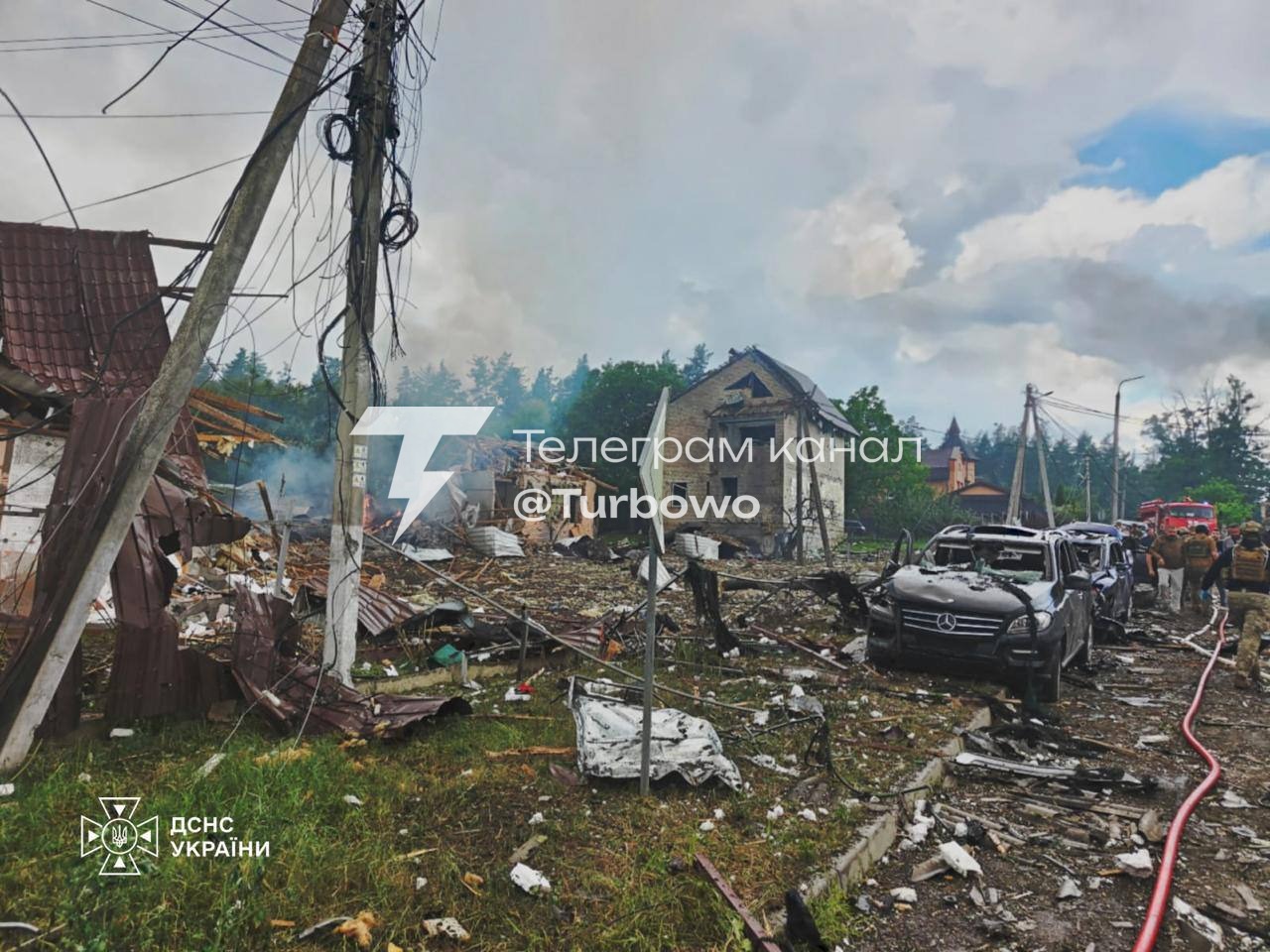 На Київщині триває рятувальна операція після удару російських ракет
