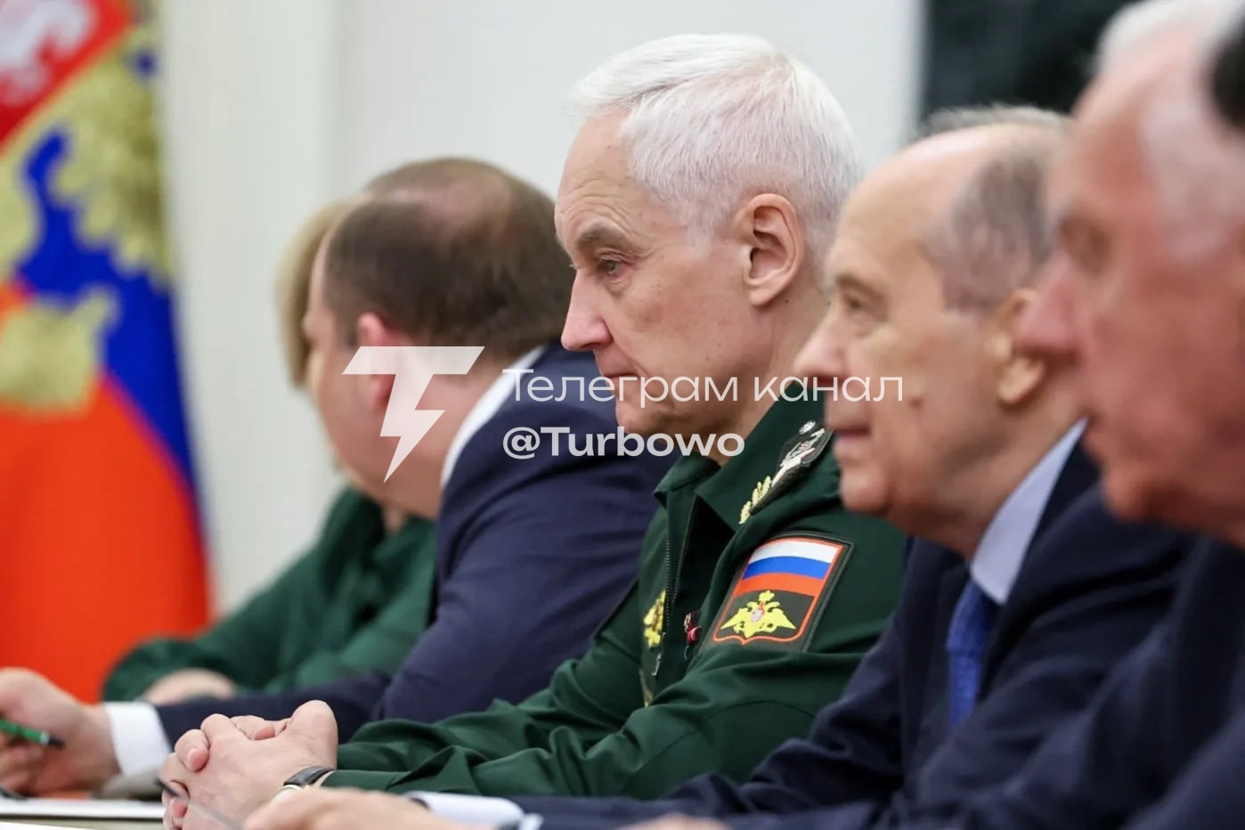У кремлі обговорюють воєнний стан після виборів Силовий блок наполягає на…