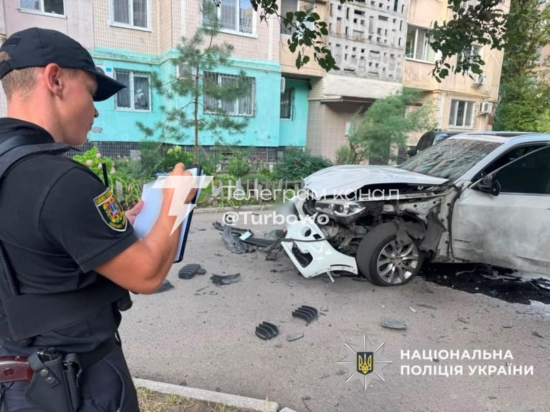 В Одесі стався вибух автомобіля BMW X5 , який, за даними ЗМІ, належить військовому