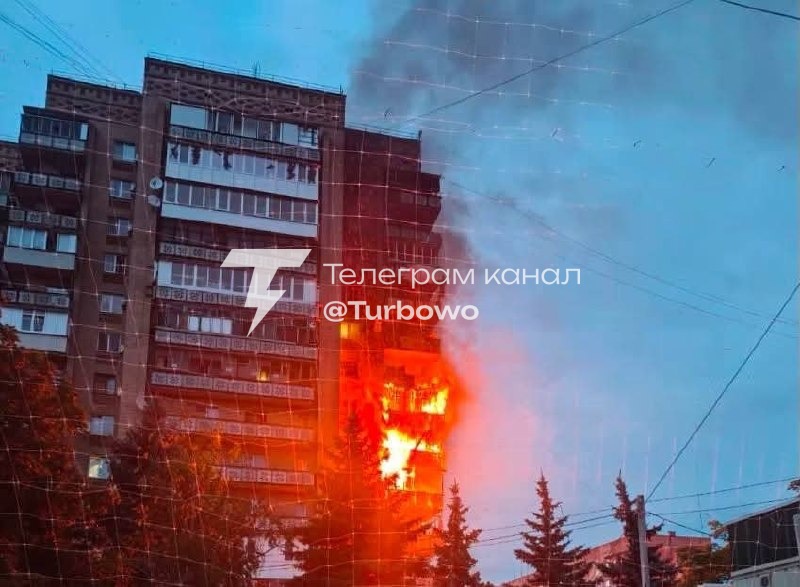 Краматорськ сьогодні Російські війська скинули чотири ФАБ-250 по спальному…