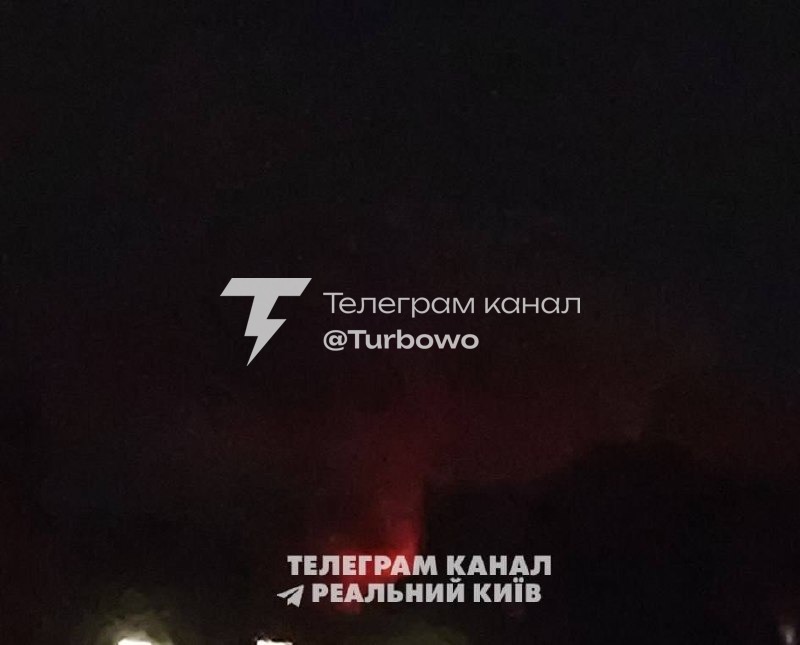 Світло зникло в квартирах деяких жителів Києва після вибухів
