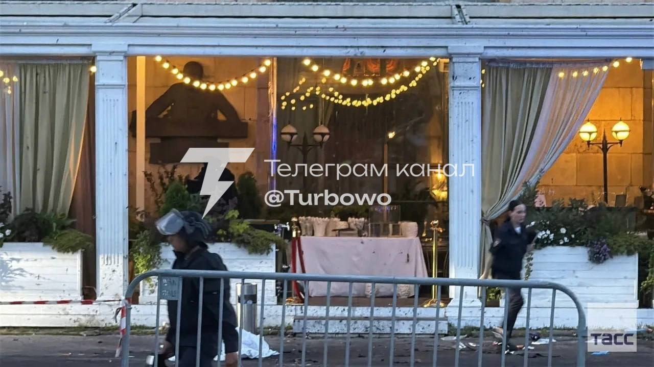 Чоловік підірвався просто на терасі ресторану — у нього спрацював вибуховий пристрій