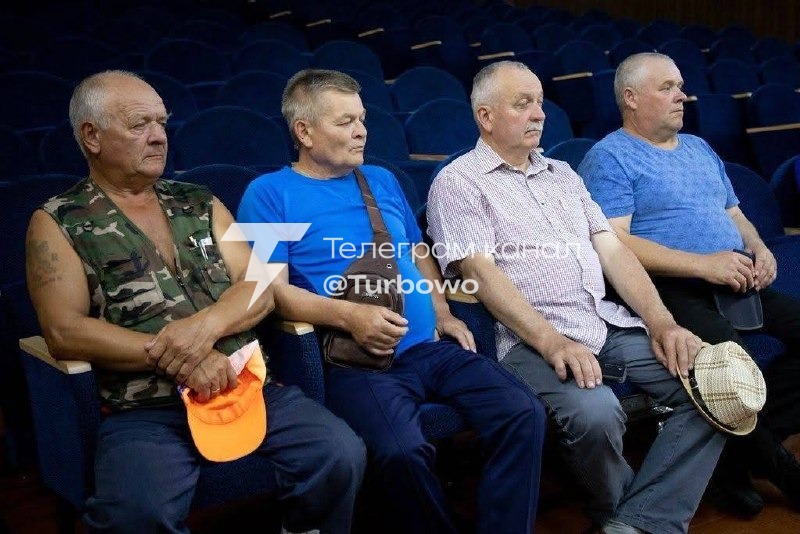 З'явилися кадри підготовки білоруського ополчення Добровольцям показують, як…