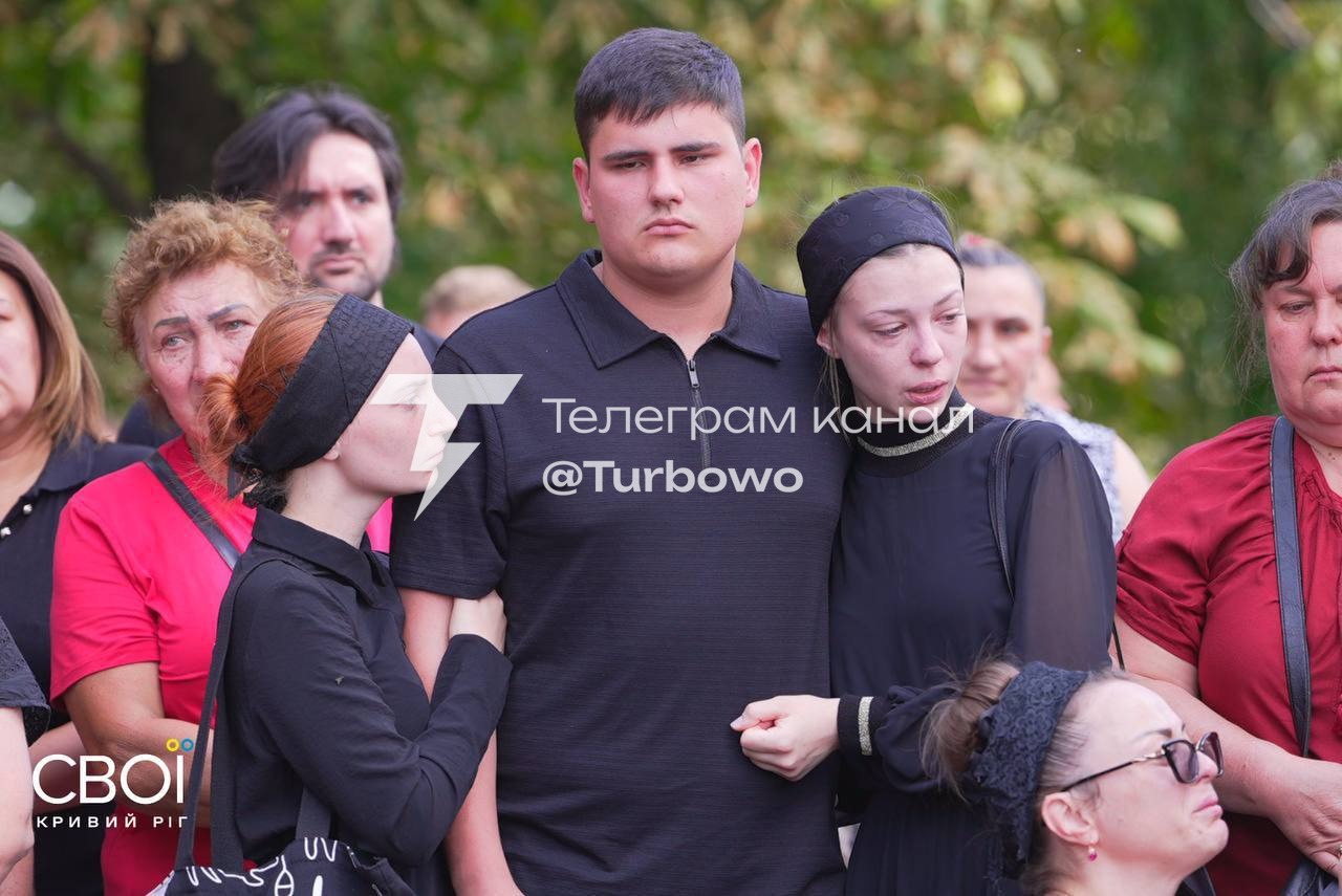 У Радушному на Криворіжжі прощаються з родиною Воронових