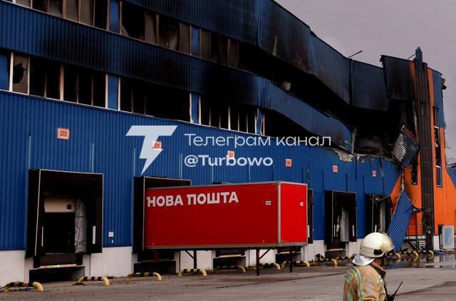 Стертий з лиця найбільший склад ROZETKA у Броварах – його до руїн знищила вночі…
