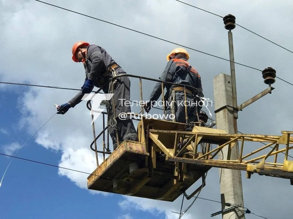 Херсон повністю знеструмлений після російської атаки: на відновлення світла…