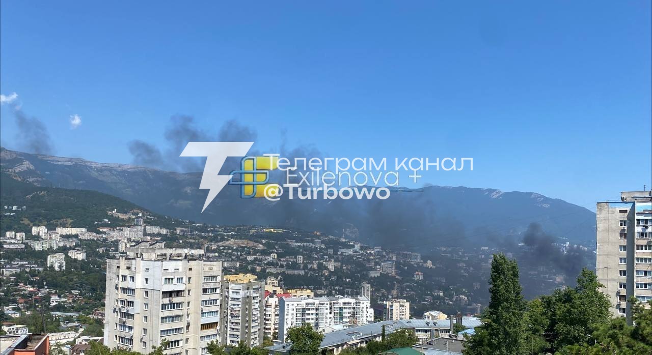 В ці хвилини тривають удари по Ялті в окупованому Криму – морський дрон атакував…