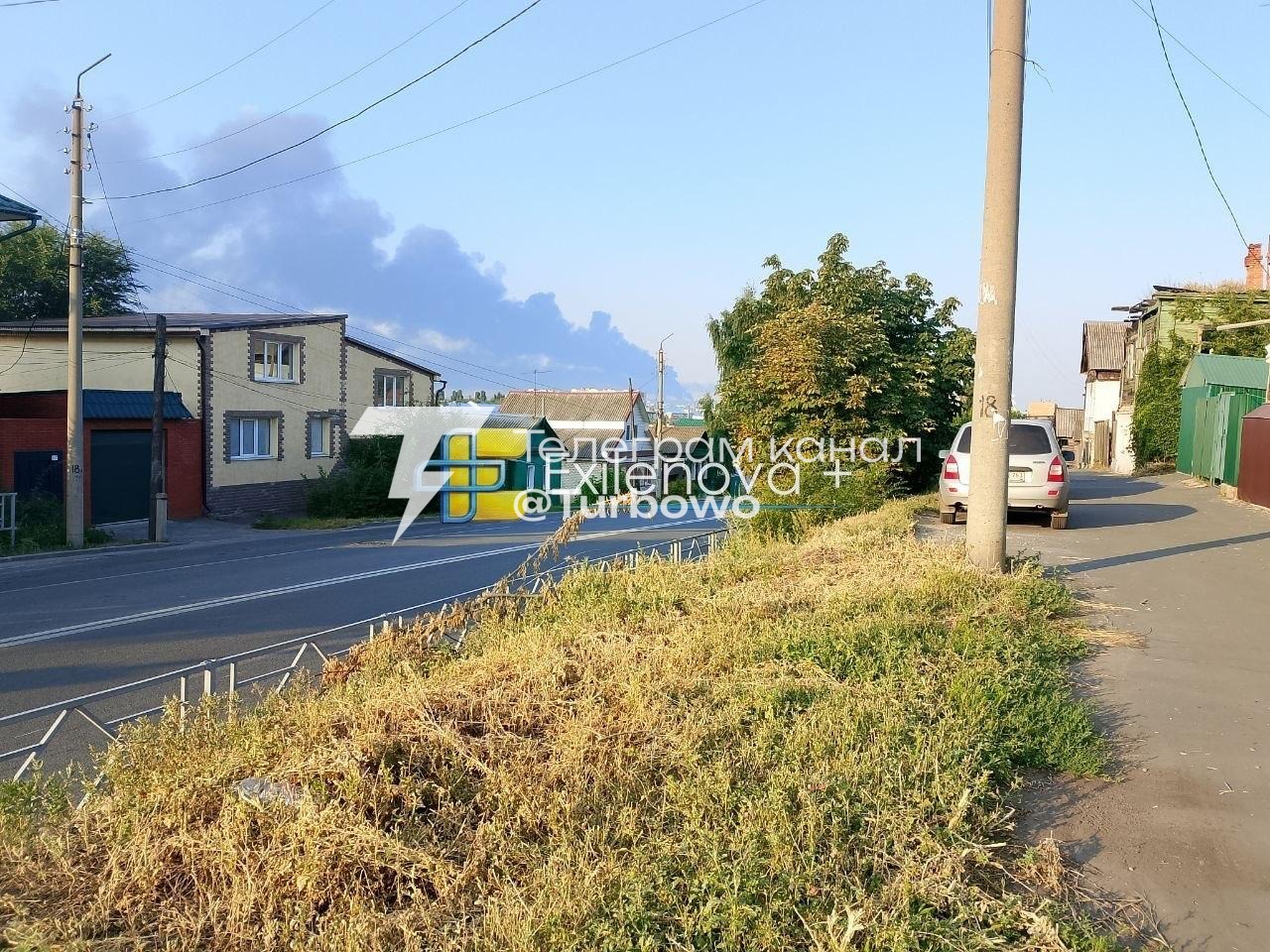 У російській Сизрані палає НПЗ після атаки БпЛА Місцеві повідомляють про серію…