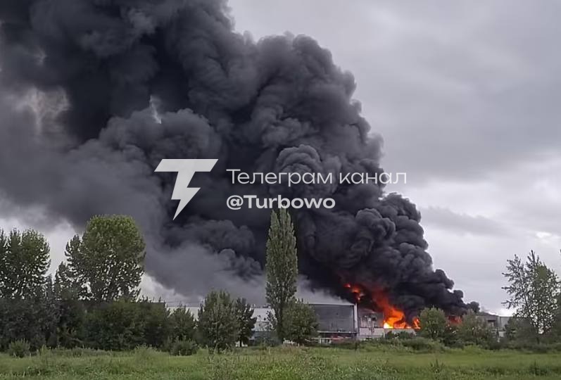На Рівненщині пролунав потужний вибух — попередньо, пожежа на заводі пінопласту